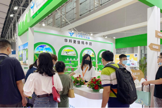 　　图 3 华羚牦牛乳品展馆现场