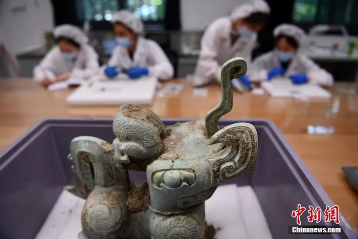 图为铜顶坛人像。中新社记者 张浪 摄 
