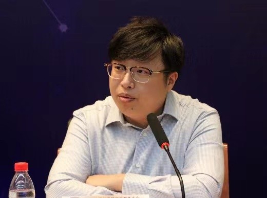 　　华东政法大学数字法治研究院副院长、副教授韩旭至