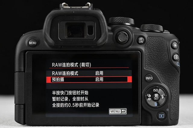 佳能EOS R10的0.5秒预拍摄功能