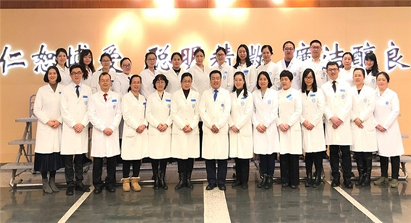 　　北京大学人民医院皮肤科团队合影