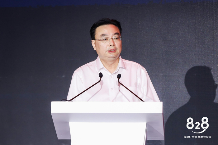 　　浙江省工商联党组副书记、副主席蔡晓春