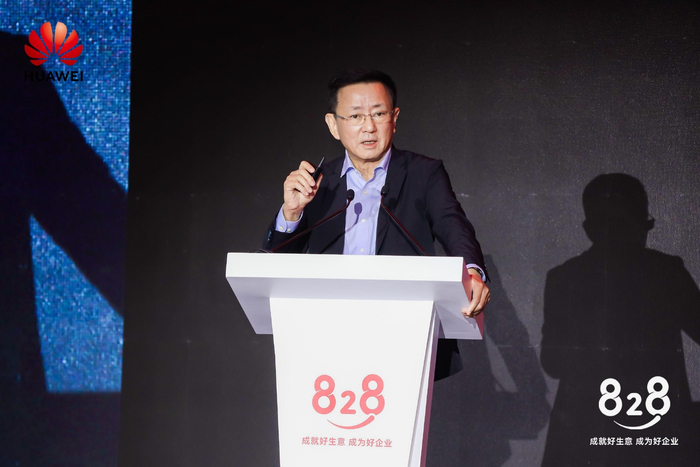 　　中国经济体制改革研究会副会长、中国改革研究基金会理事长樊纲