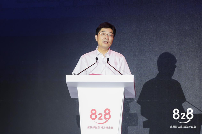 　　浙江省经济和信息化厅党组书记、厅长姚高员