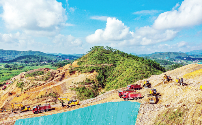 ▲这是8月28日在广西灵山县拍摄的平陆运河马道枢纽建设现场（无人机照片）。 新华社 记者曹祎铭 摄
