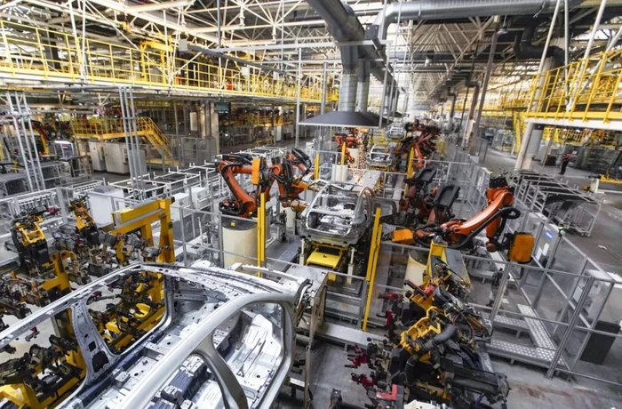 吉利汽车生产车间