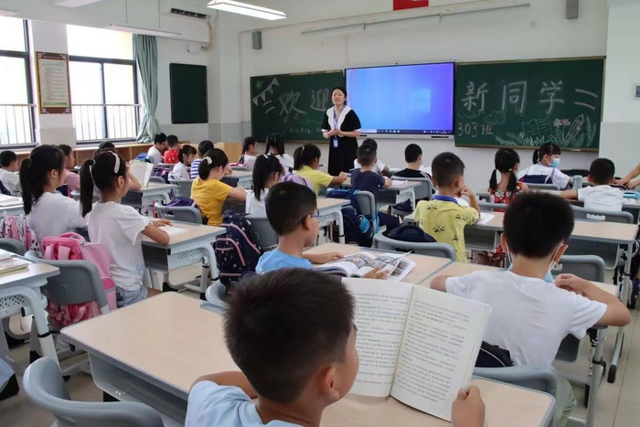 智城学校全新课室。/佛山日报摄影俱乐部霍智斌摄