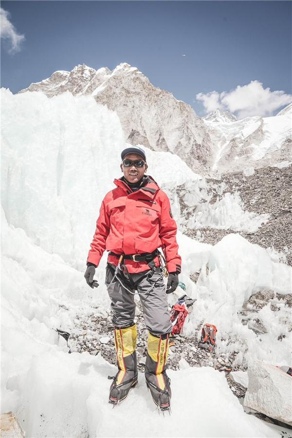 　　骆驼珠穆朗玛冲锋衣