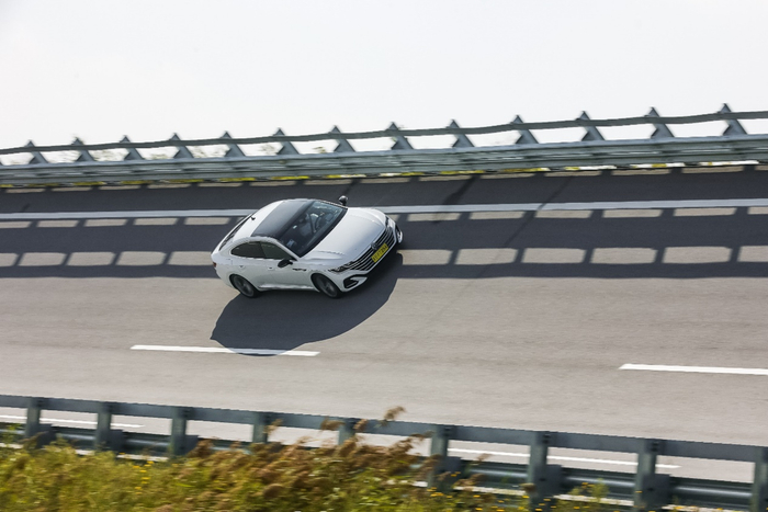 高速环道为车辆开发提供了持续高速、变速行驶的场地条件，是对汽车可靠性、稳定性的严苛考验