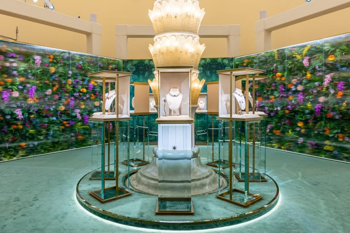 　　“繁盛色彩”展厅