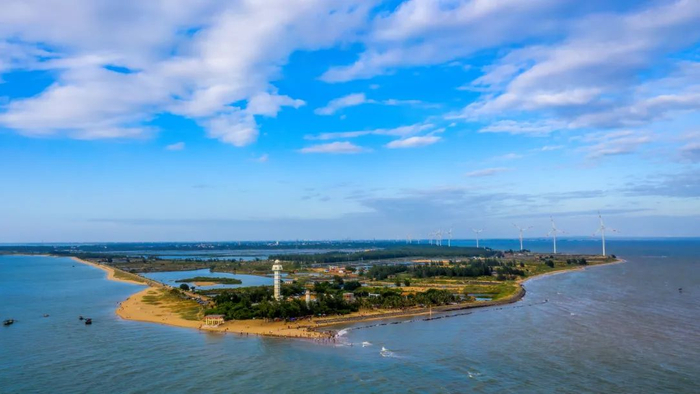 大陆最南端徐闻角尾灯塔 罗锦屏 摄