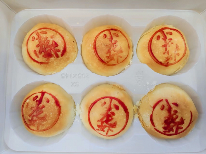 小龙虾月饼。新华医院 供图