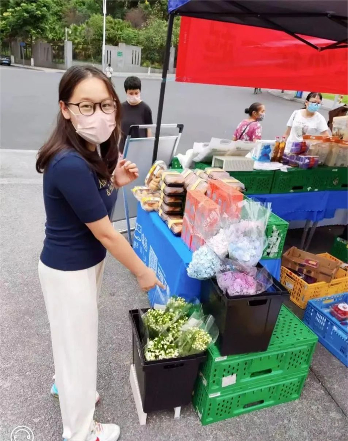 蓝谷地“流动盒马”售卖的鲜花&nbsp;图片来源：受访者供图