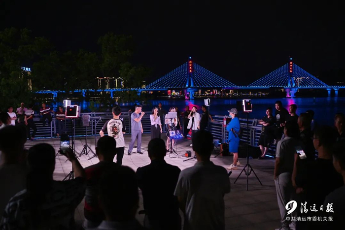 南岸公园的演唱现场。清远日报记者 陈平生 摄