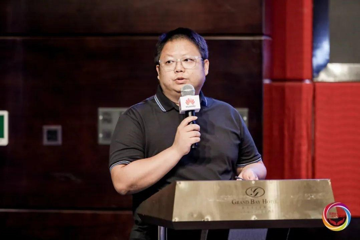 　　星网信通销售总监 龚威