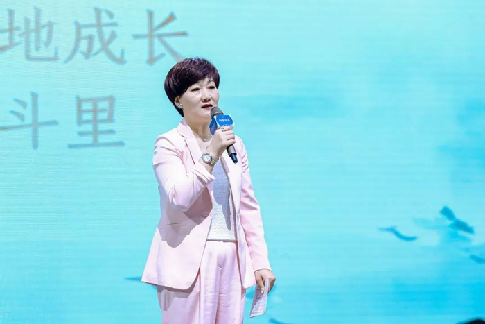 　　北京珍鹤酒业有限公司联合创始人，北京湖南企业商会副会长、北京株洲企业商会副会长兼秘书长 杨麾