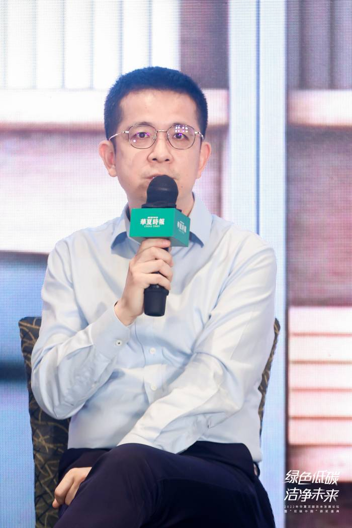 港华能源战略发展部助理副总裁  陈斌