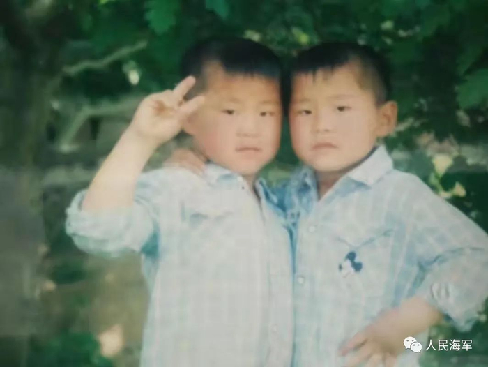▲幼时合影
