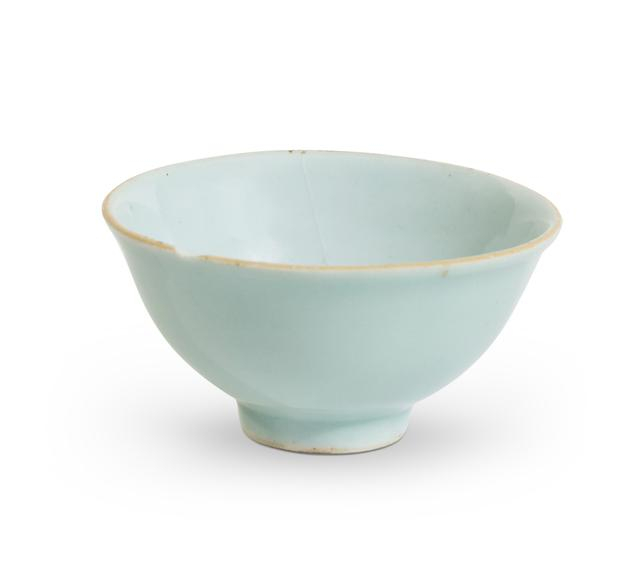 ▲豆青釉碗。图片来源/上海市文物局