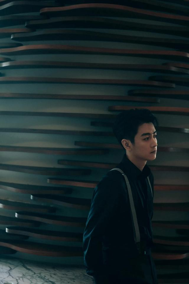 陈晓认为，对演员而言，一切外在的东西都要根据剧本来，角色被描述为不起眼，自己也要变得普通。  受访者供图