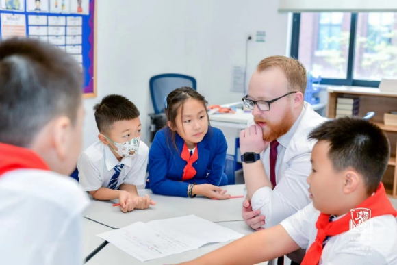 　　三年级双语教学课堂