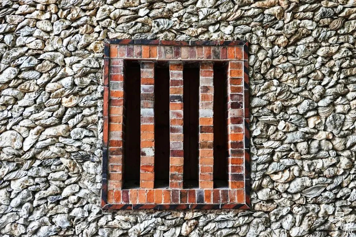 用牡蛎壳装饰的“蚵壳厝”　图源：泉州文旅