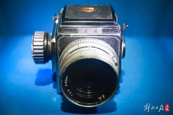 上世纪七十年代使用的东风相机。