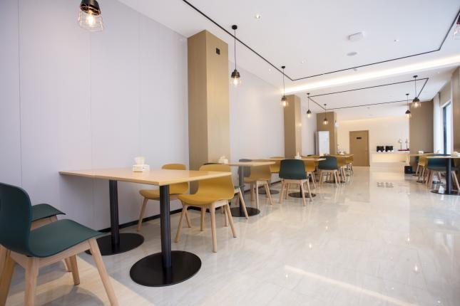 　　城市便捷酒店三峡大坝滨湖路店餐厅