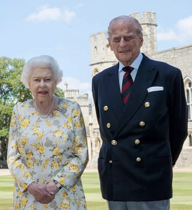  ·英国女王伊丽莎白二世（左）和菲利普亲王。