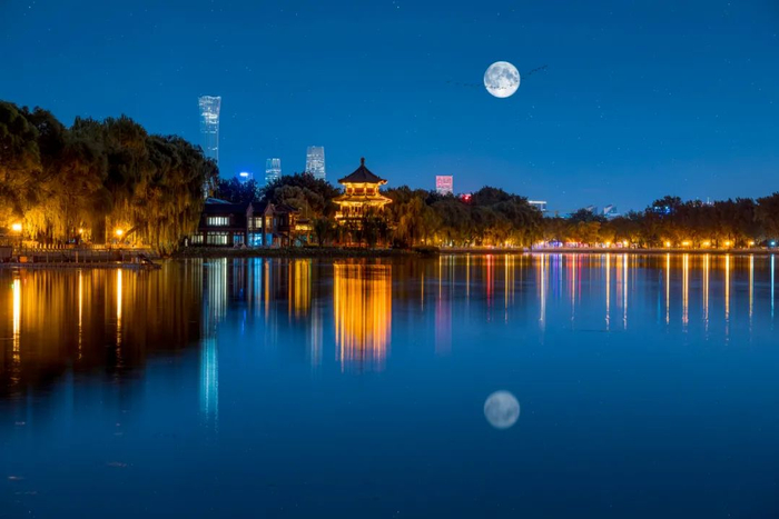 中秋什刹海，图源：摄图网