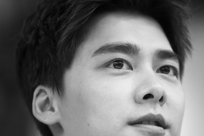 ↑资料图：李易峰 据视觉中国