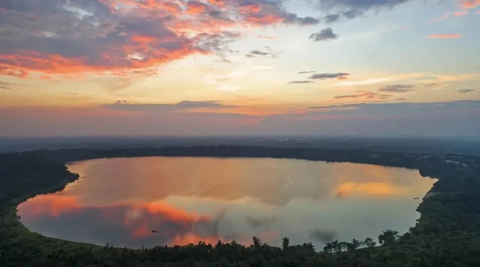 夕阳无限好，只是近黄昏。李天统 摄