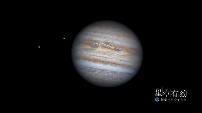 广东省天文爱好者周志伟2020年7月20日在珠海市拍摄的木星及其两颗卫星。（本人供图）