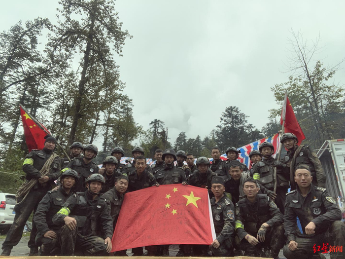 ↑震中失联的“孤岛24勇士”