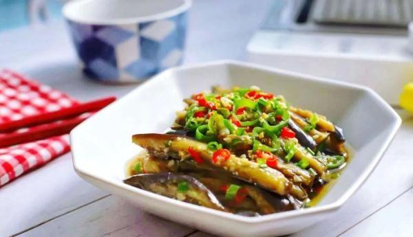 ▲ 推荐吃法：凉拌茄泥