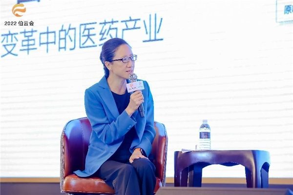 　　原哈药集团总裁、原诺华中国区总裁 徐海瑛