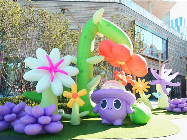 　　“朵朵の奇趣花园”气模互动艺术展