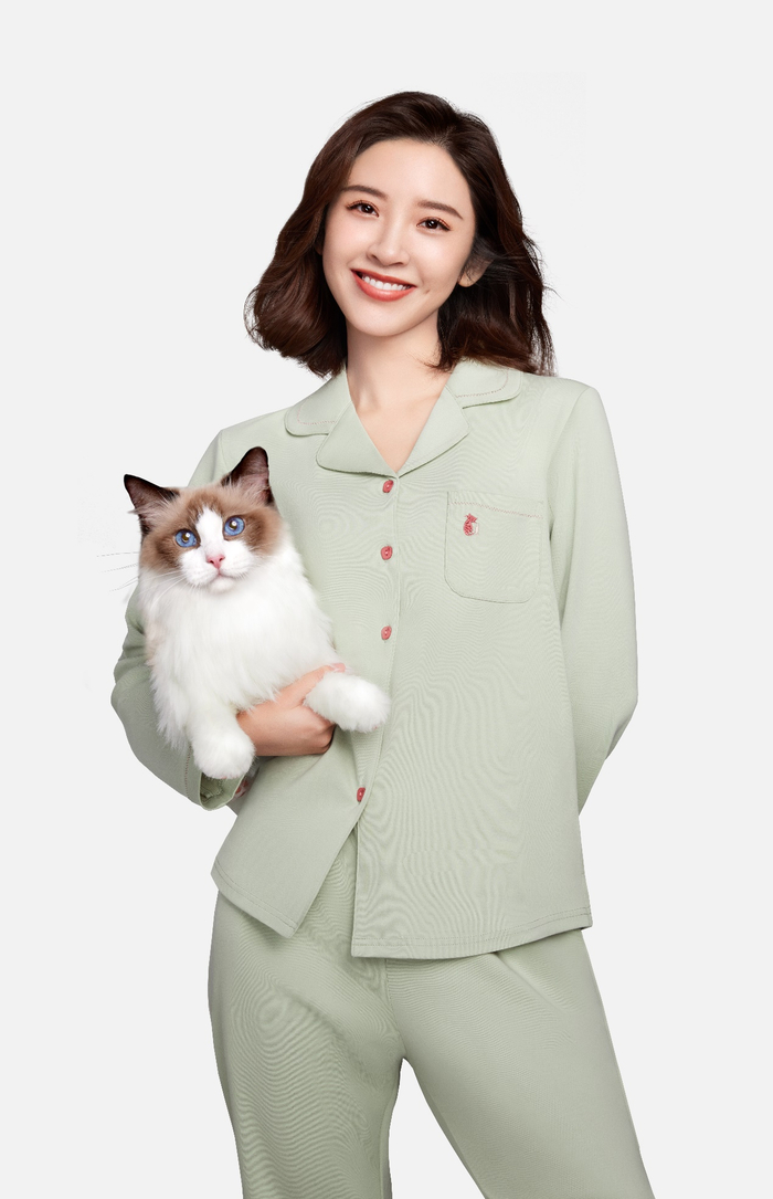 　　都市丽人首创无尘棉家居服