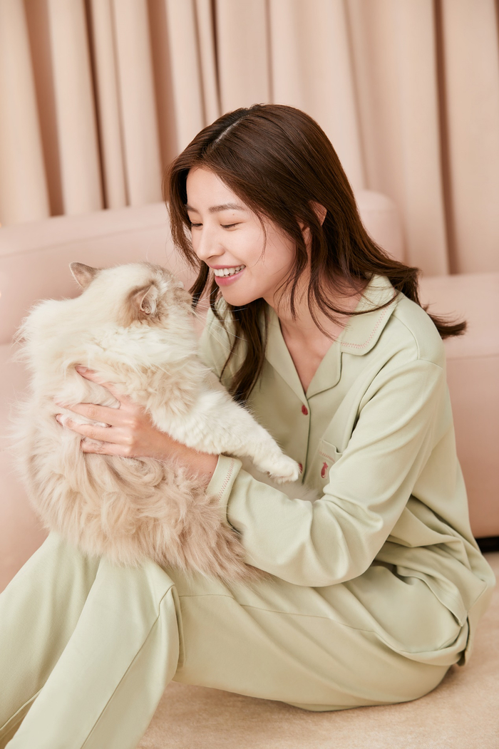 　　都市丽人首创无尘棉家居服