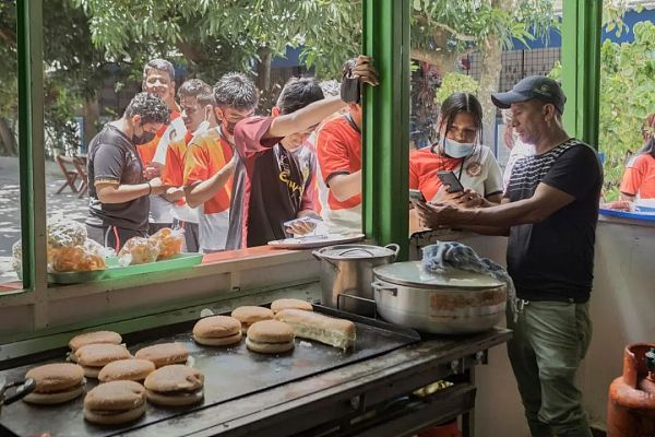 使用比特币买午餐的学生&nbsp;