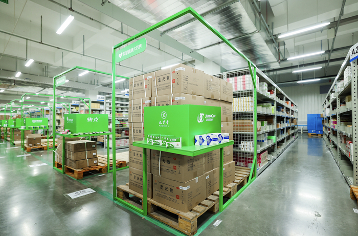 　　塘栖仓内部智能货位分布区