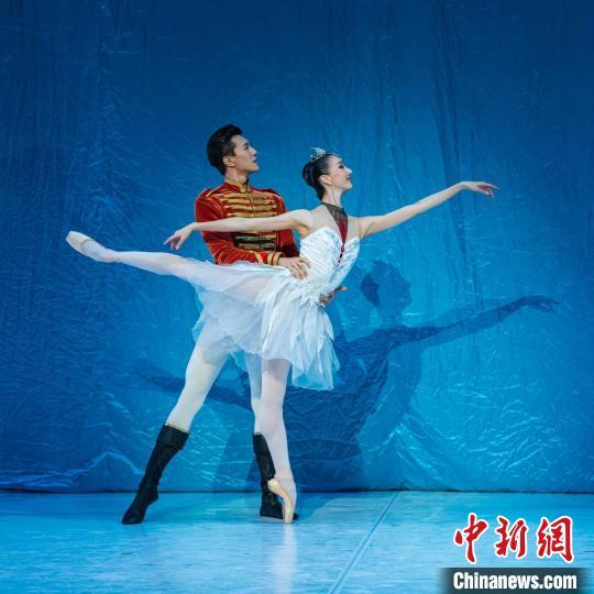 芭蕾舞剧《过年》剧照 中央芭蕾舞团供图