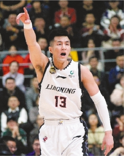         未来两年，郭艾伦仍将代表辽宁男篮征战CBA联赛。  本报记者  孙海涛  摄