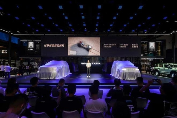 　　“越野超级混动架构”