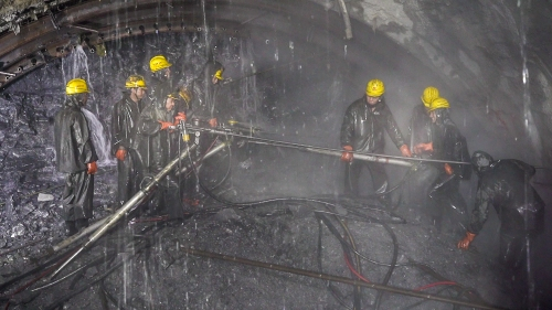 香炉山隧洞开挖场景