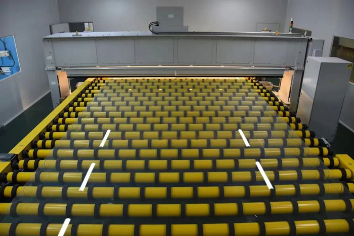 ▲浮法线玻璃生产。受访者供图