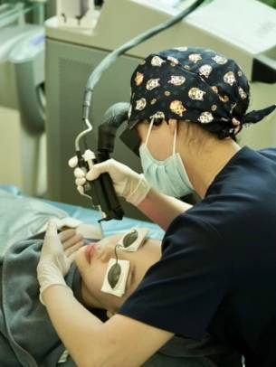 　　赛诺秀5D胶原光治疗场景图