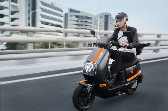 　　雅迪冠能3 E9 PRO产品图