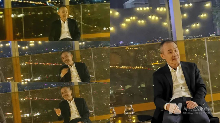 9月20日晚，王石在万科大都会·滨江“围炉夜话” 每经记者 薛晖 摄