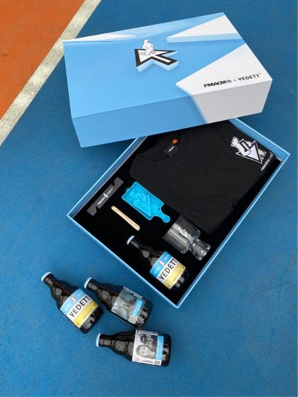 　　图二：开启联名惊喜礼盒，收集对抗酷夏的武器